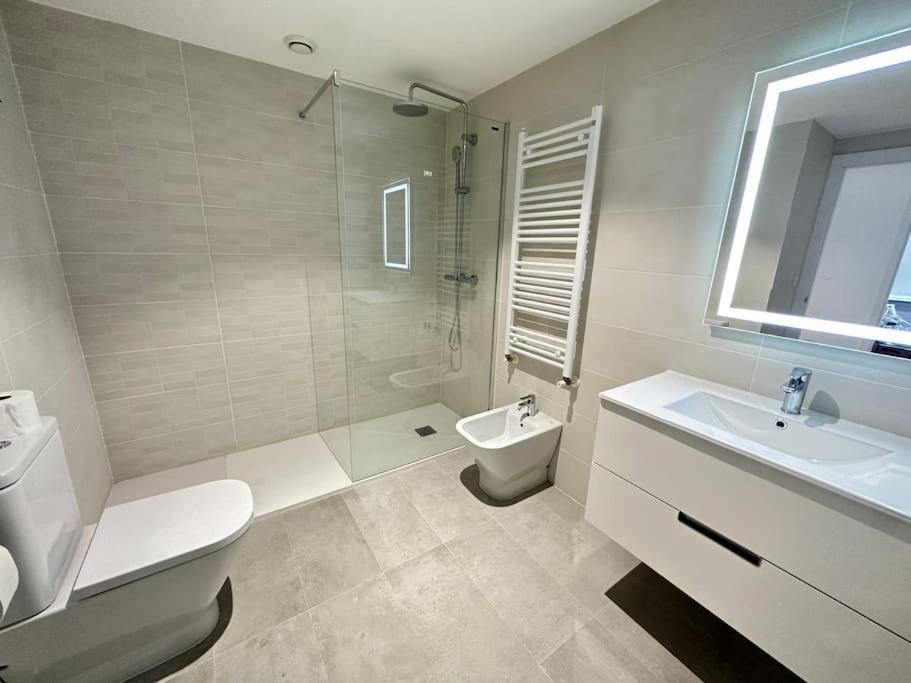 New, Port, Free Parking Ybh4a Apartment